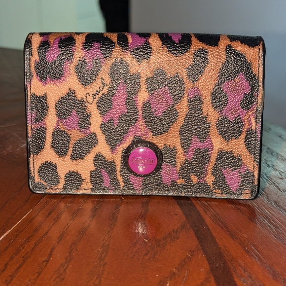 Coach wallet - Picture 1 of 3